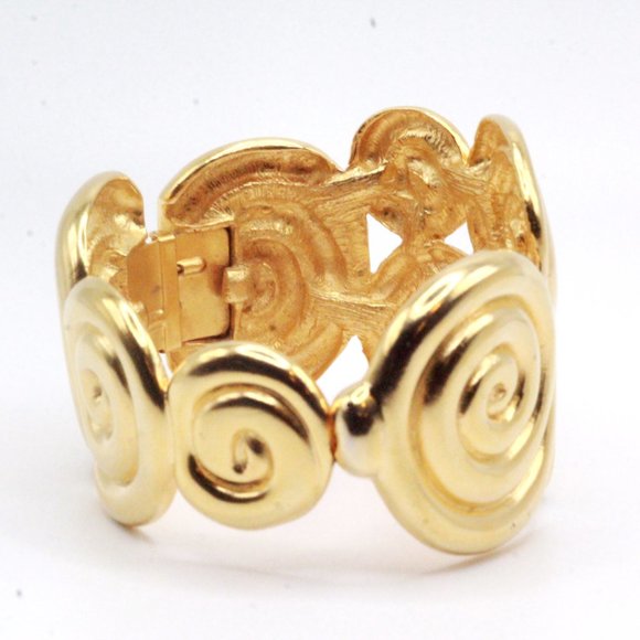 Kenneth Jay Lane Designer Heavy Massive Etruscan Swirl Matte Gold Clamp Bracelet - Picture 7 of 9